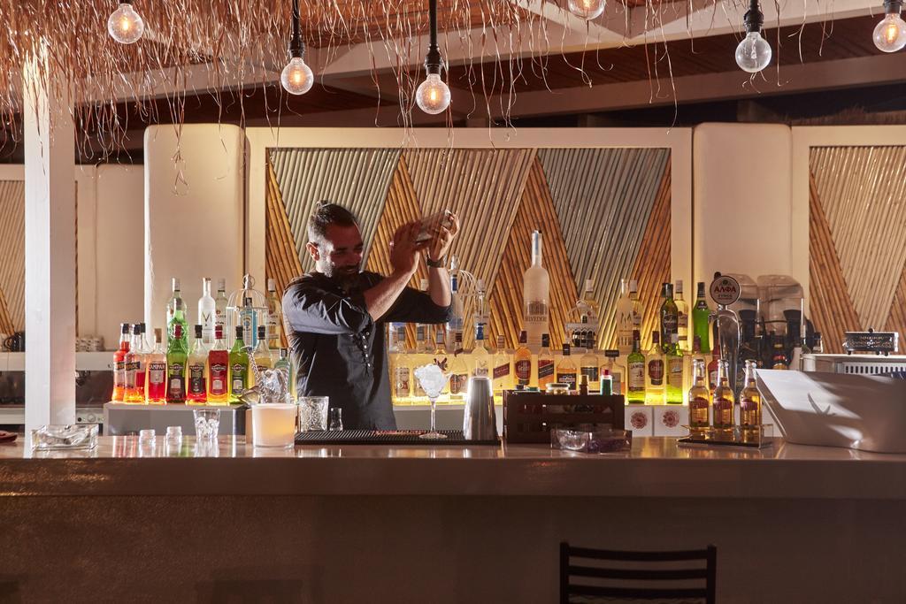 狄俄尼索斯海滨度假酒店 迈洛波塔斯 外观 照片